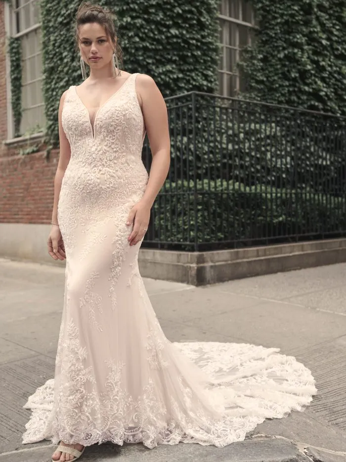 Plus Size Bride In Reception Wedding Dress Called Estella By Maggie Sottero